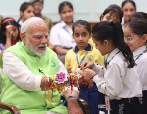 Rakshabandhan, पीएम मोदी, राखी, विकसित भारत, एक पेड़ मां के नाम, प्रधानमंत्री नरेंद्र मोदी